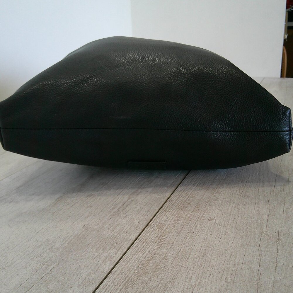 Vince Camuto Black Leather Cayra Minimalist hobo bag - Picture 4 of 9